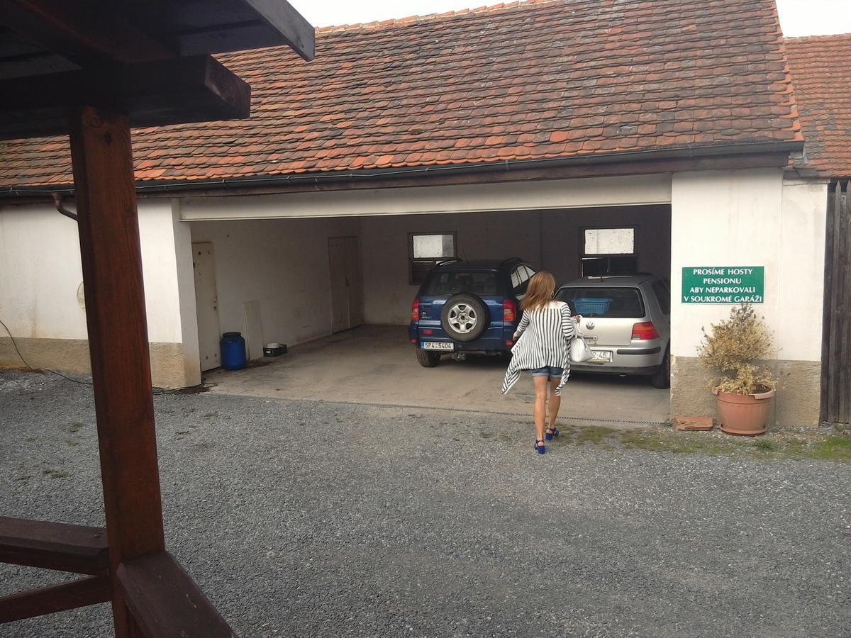Penzion Na Jizdarne Stary Plzenec Екстериор снимка