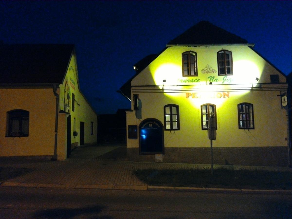 Penzion Na Jizdarne Stary Plzenec Екстериор снимка