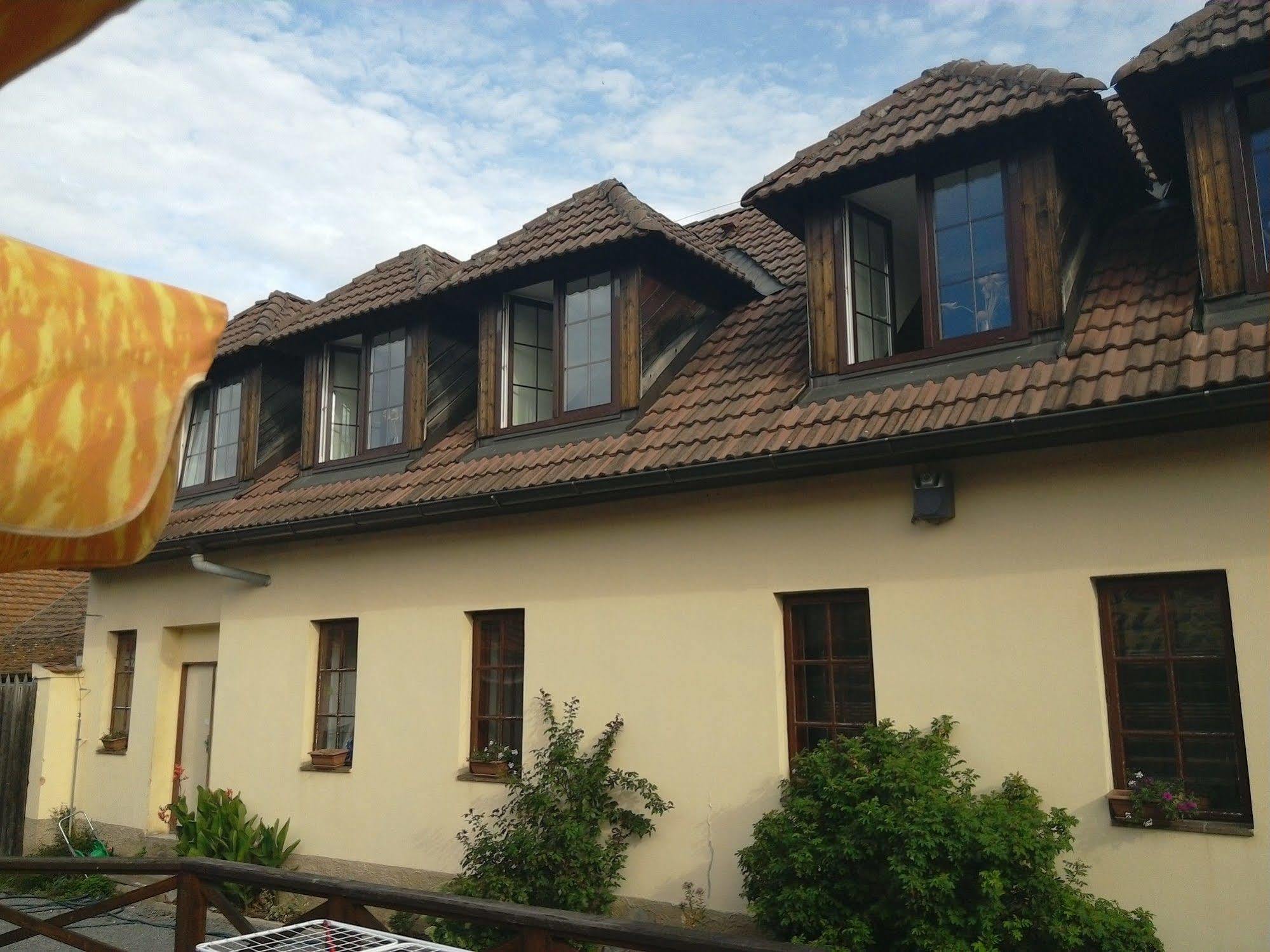 Penzion Na Jizdarne Stary Plzenec Екстериор снимка